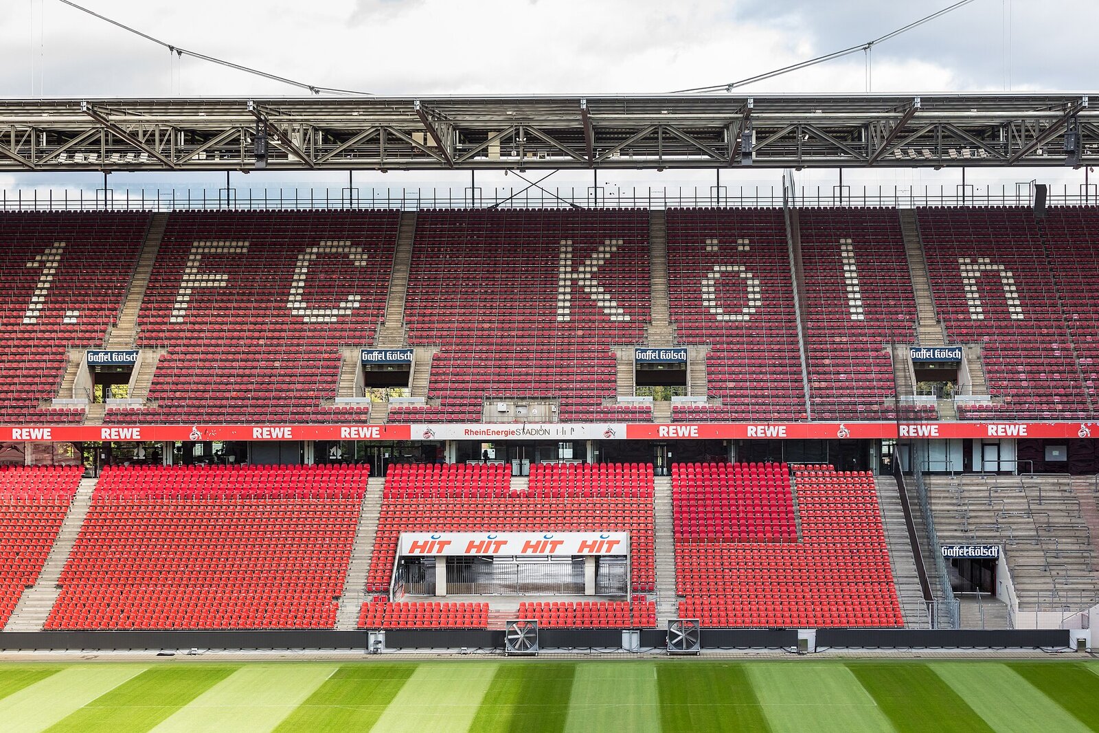 VIP-Lounge-Erlebnis im RheinEnergieStadion Köln